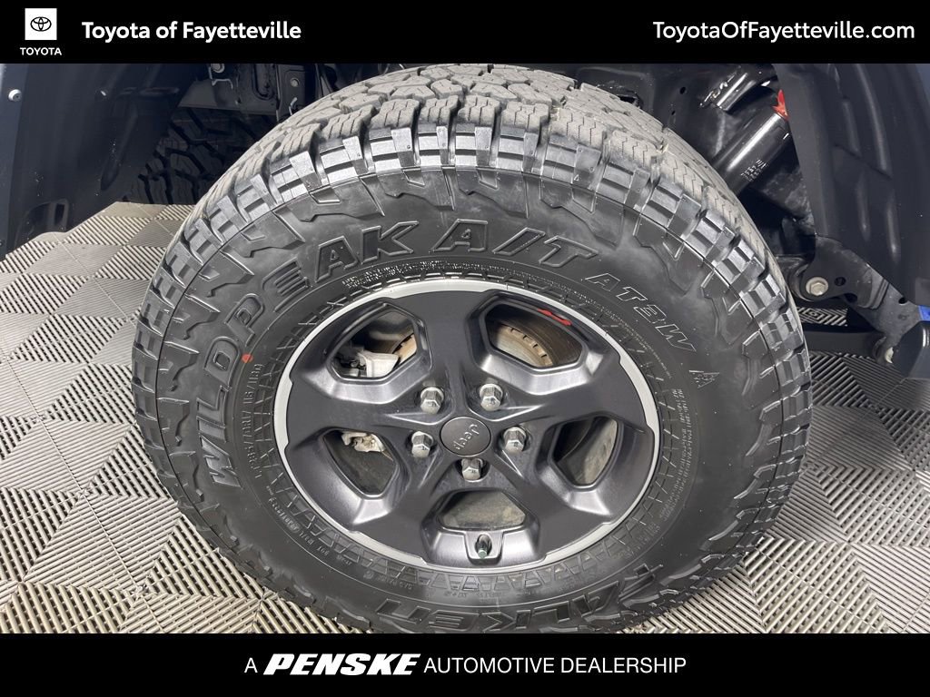 Used 2023 Jeep Gladiator Rubicon w/ LED Lighting Group AWD/4WD image 8