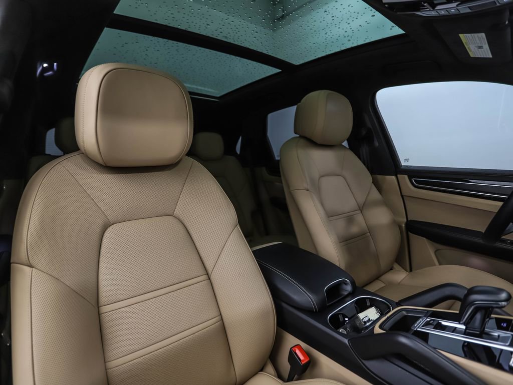 Used 2022 Porsche Cayenne GTS image 31