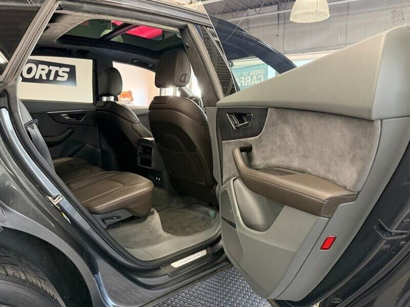 Used 2019 Audi Q8 Prestige w/ Luxury Package AWD/4WD image 49