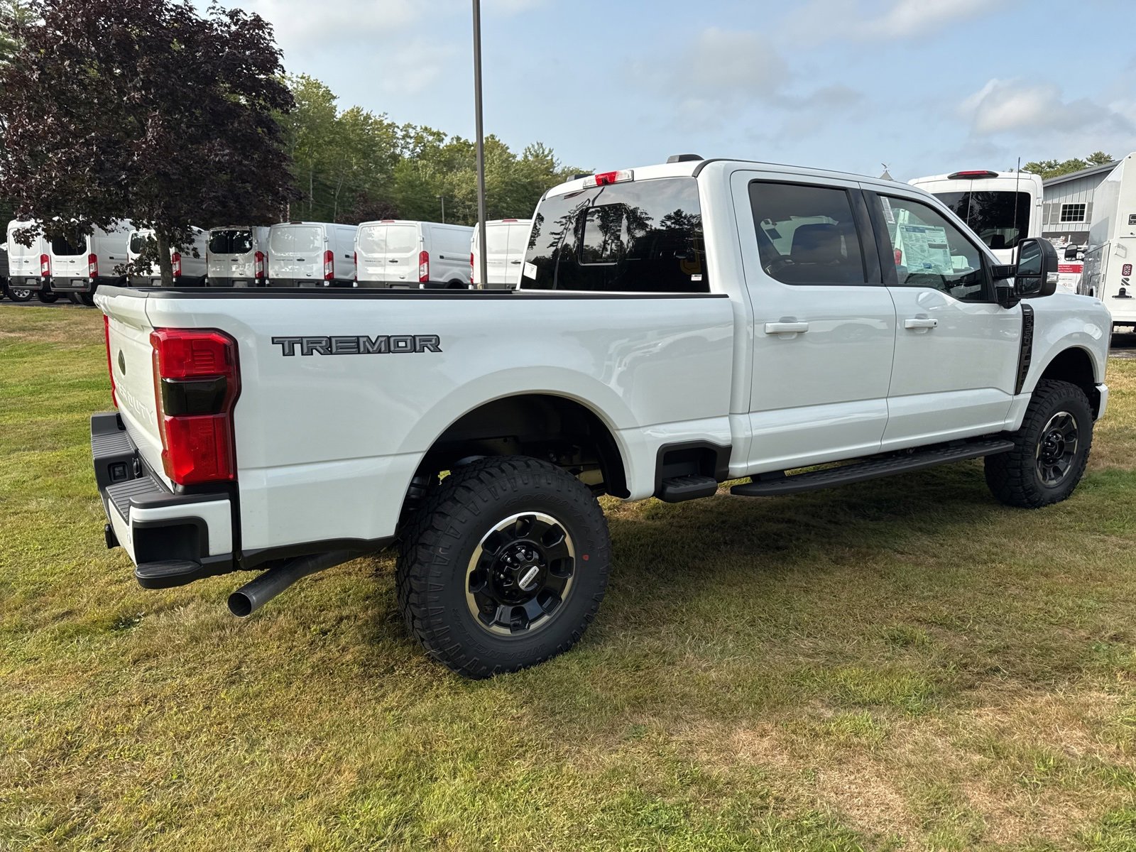 New 2026 Ford F350 4x4 Crew Cab Super Duty image 8