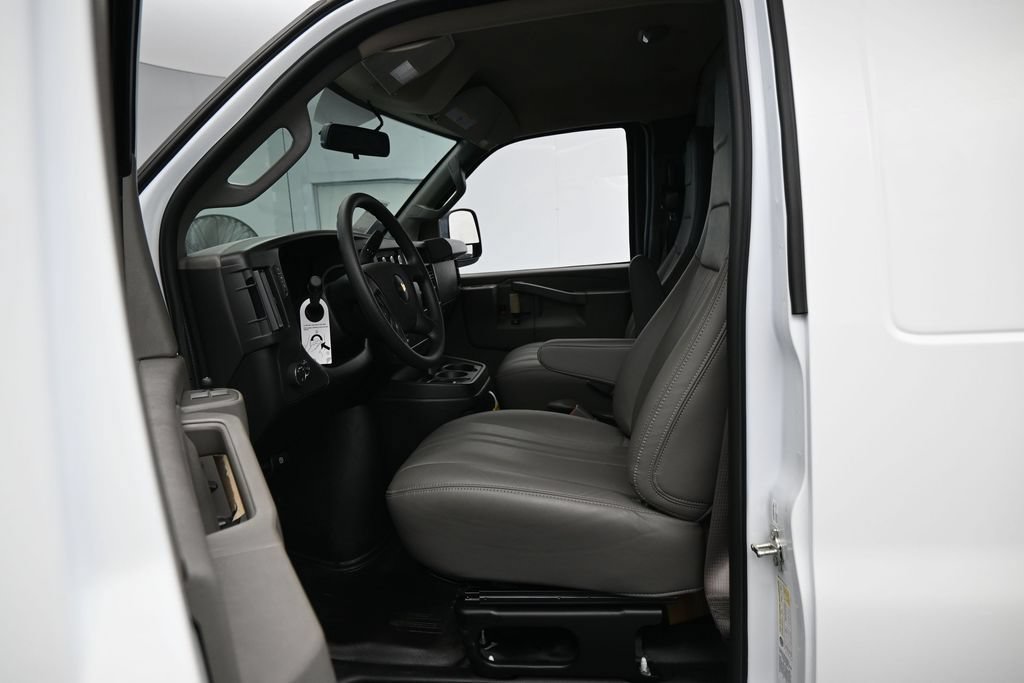 New 2026 Chevrolet Express 2500 Extended w/ Driver Convenience Package RWD image 11