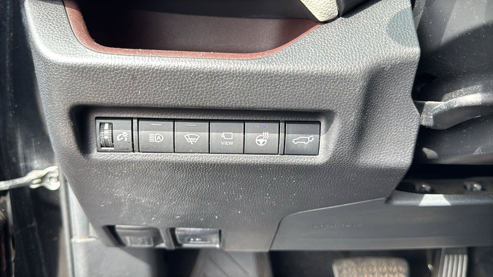Used 2021 Toyota RAV4 Limited FWD image 9
