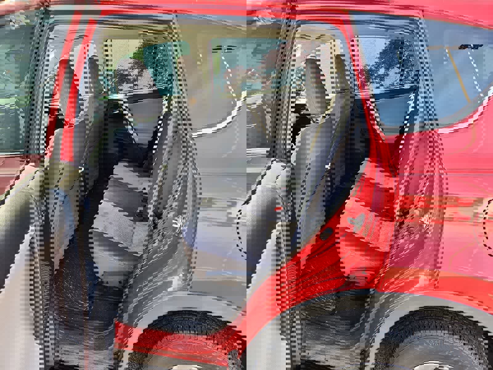 Used 2015 Toyota RAV4 XLE FWD image 26