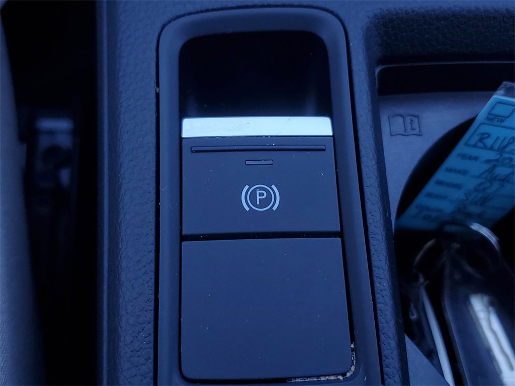 Used 2024 Audi Q3 2.0T Premium Plus image 33