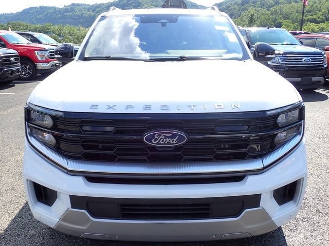 Used 2025 Ford Expedition Max Platinum w/ Driver's Package AWD/4WD image 12