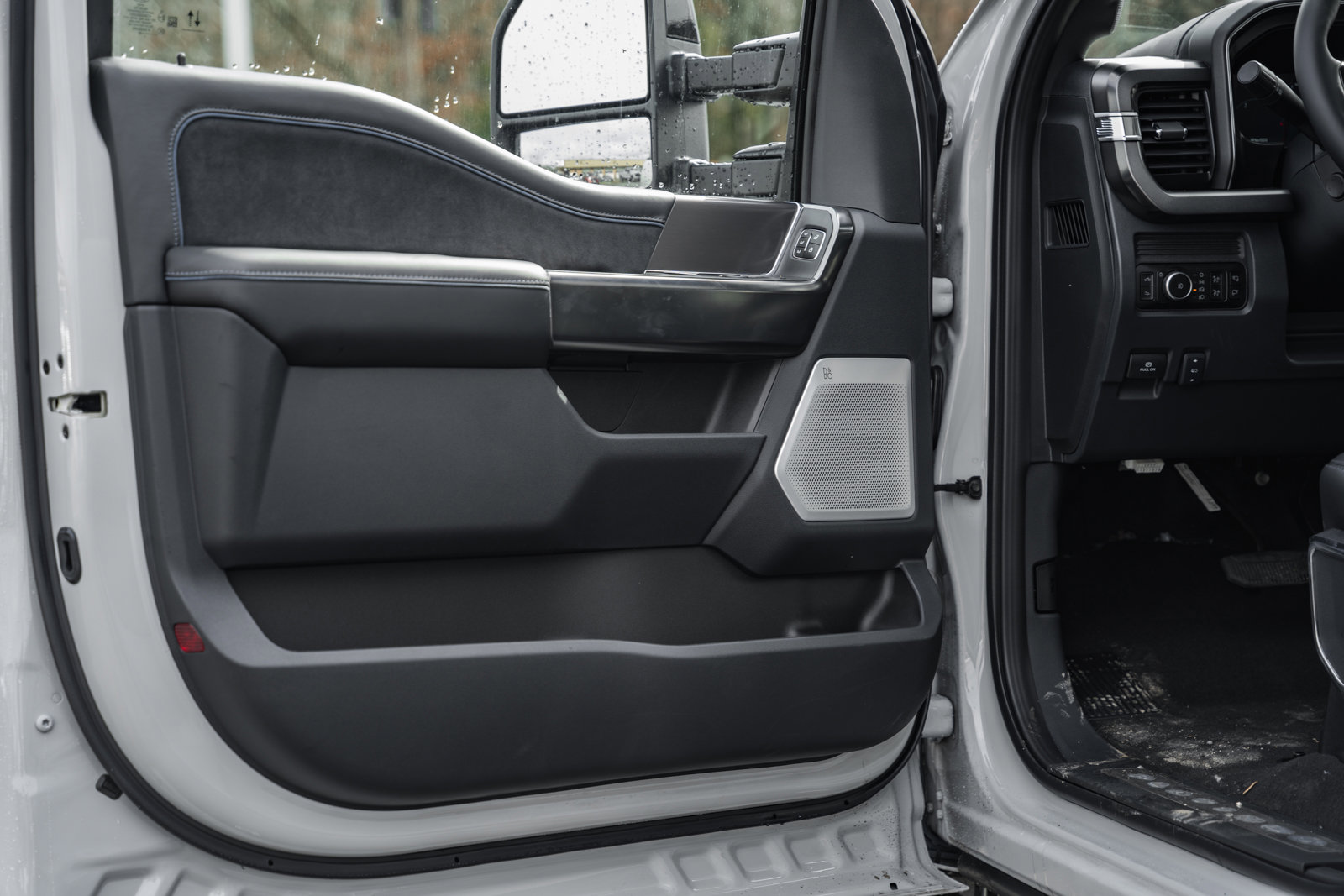 New 2026 Ford F250 Platinum w/ Tremor Off-Road Package image 51