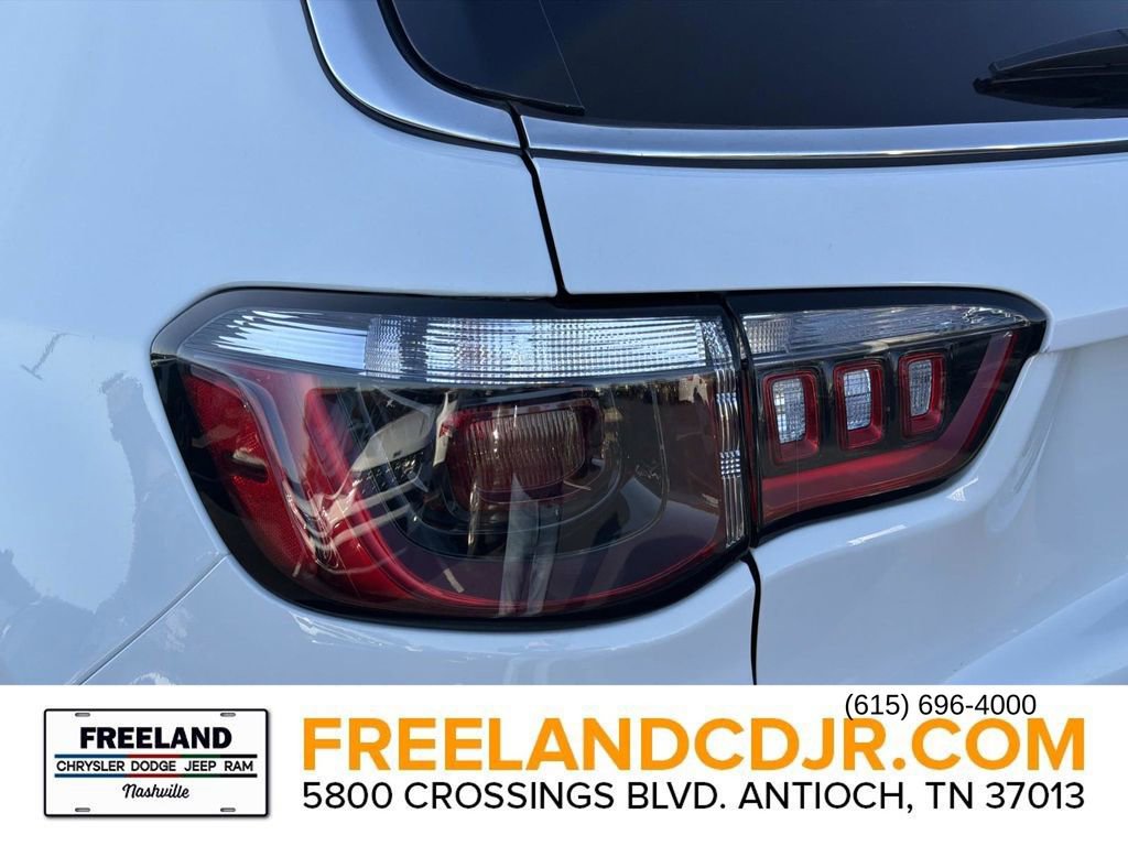 New 2026 Jeep Compass Latitude image 10