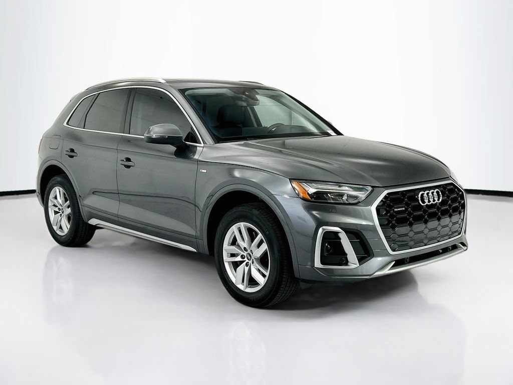 Certified 2023 Audi Q5 2.0T Premium w/ Convenience Package AWD/4WD image 3
