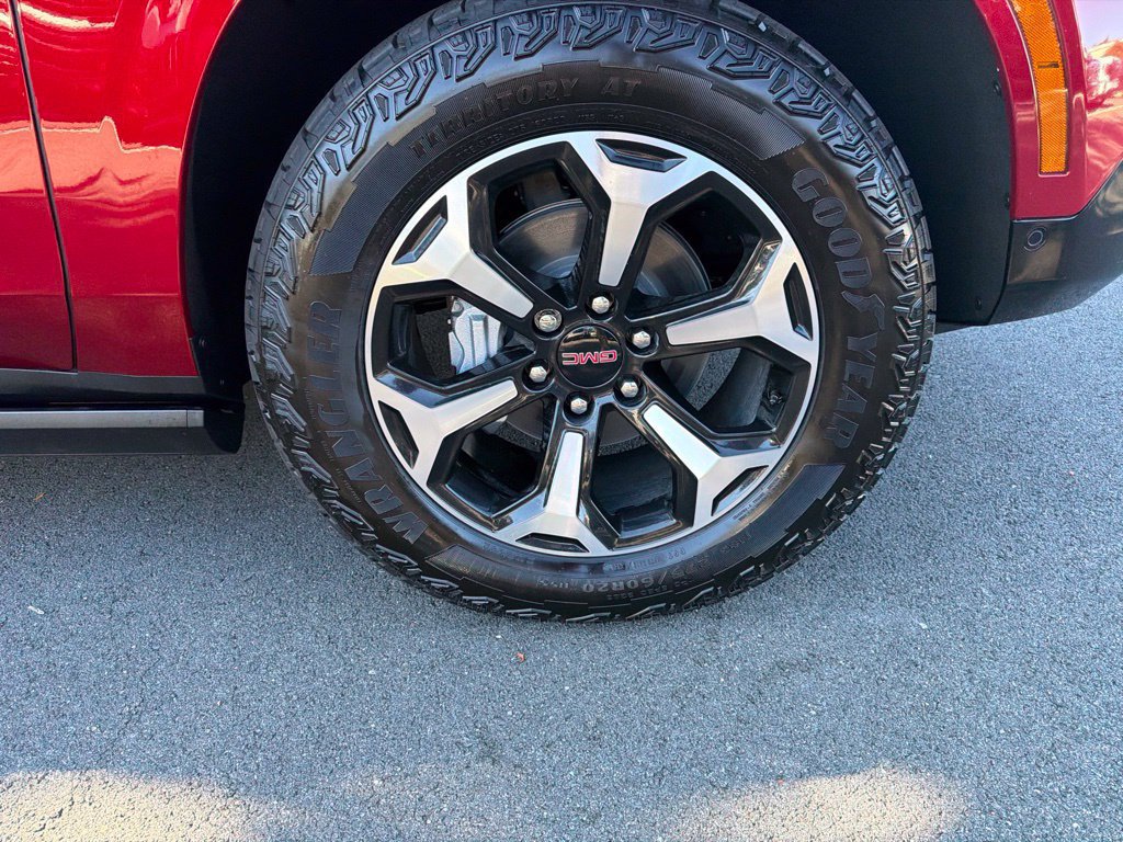 New 2026 GMC Yukon AT4 w/ AT4 Premium Plus Package AWD/4WD image 9