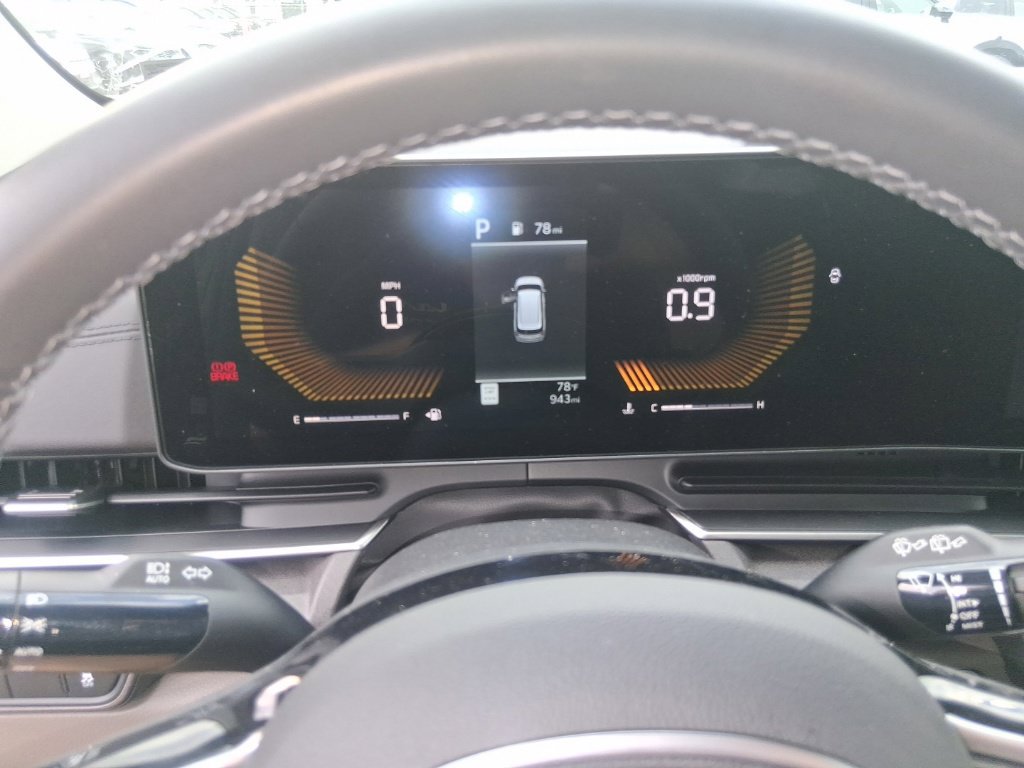 Certified 2026 Kia Carnival EX FWD image 12