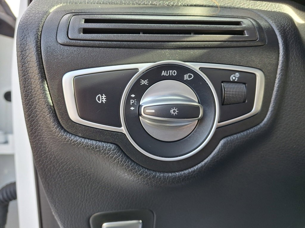 Used 2018 Mercedes-Benz GLC 300 4MATIC image 22