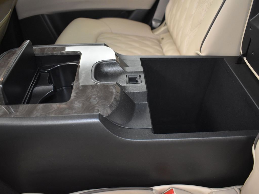 Used 2024 Nissan Armada Platinum w/ Captain's Chairs Package image 17