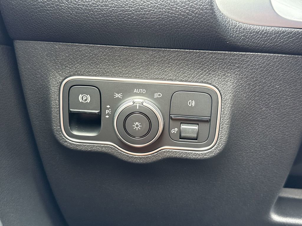 Certified 2025 Mercedes-Benz GLB 250 GLB 250 image 27