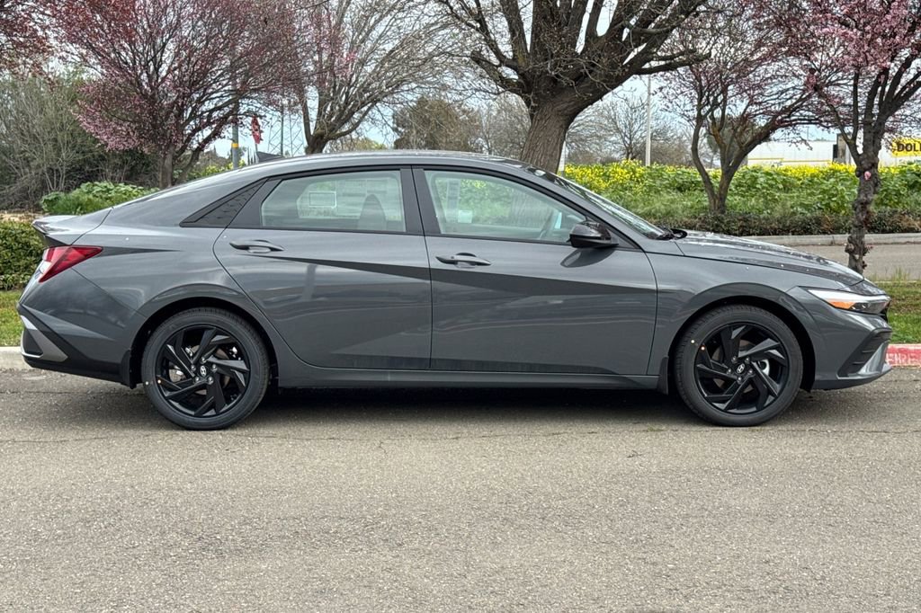 New 2026 Hyundai Elantra Sport image 3