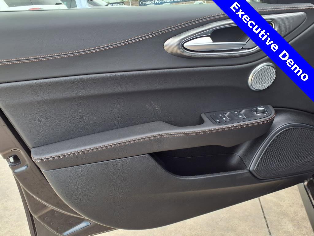 New 2025 Alfa Romeo Giulia w/ Driving Assist Package image 17