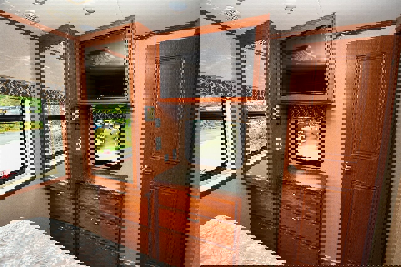 Used 2017 RAM 5500 SLT w/ Quick Order Package 29G SLT AWD/4WD image 9