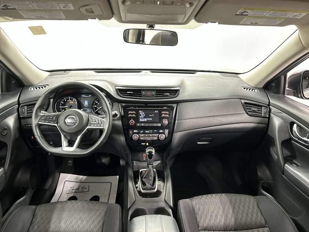 Used 2017 Nissan Rogue SV AWD/4WD image 18