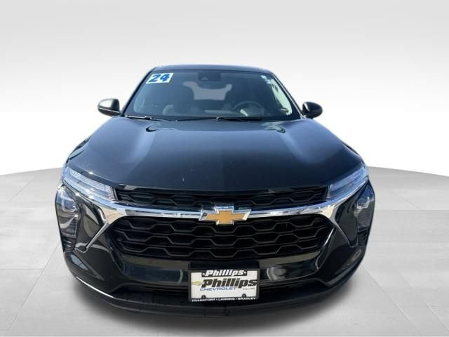 Used 2024 Chevrolet Trax LS FWD image 2