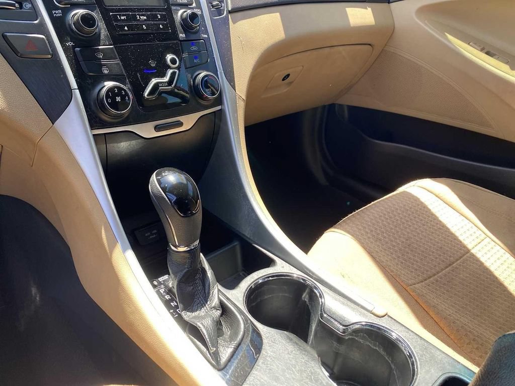 Used 2011 Hyundai Sonata GLS FWD image 17