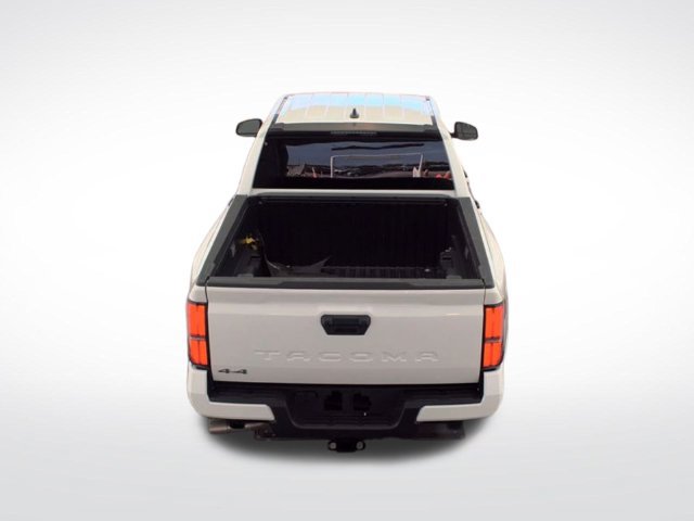 Used 2025 Toyota Tacoma SR5 AWD/4WD image 6