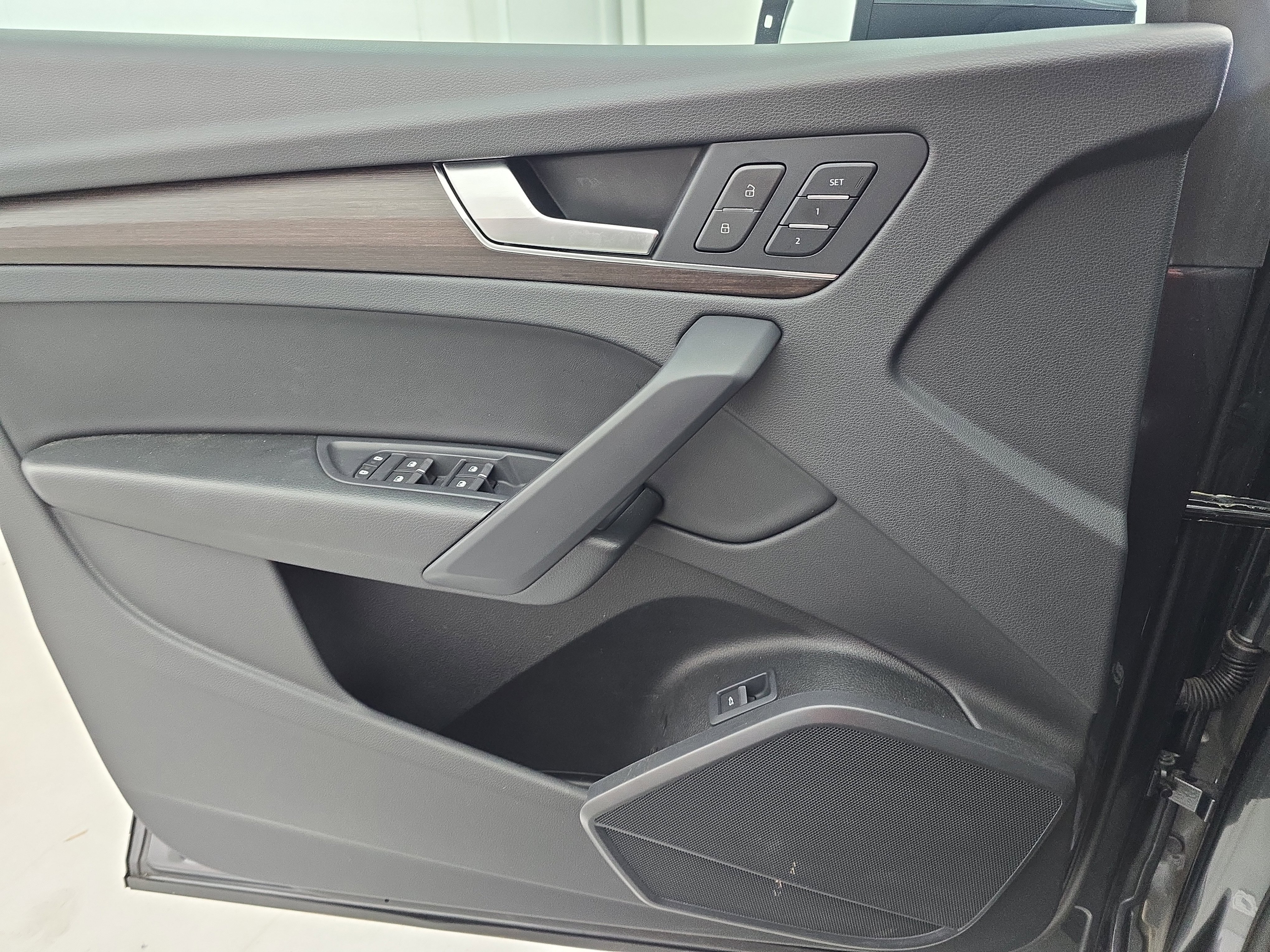 Used 2023 Audi Q5 2.0T Premium w/ Convenience Package image 27