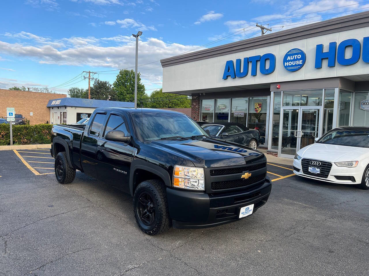 Used 2012 Chevrolet Silverado 1500 W/T RWD image 3
