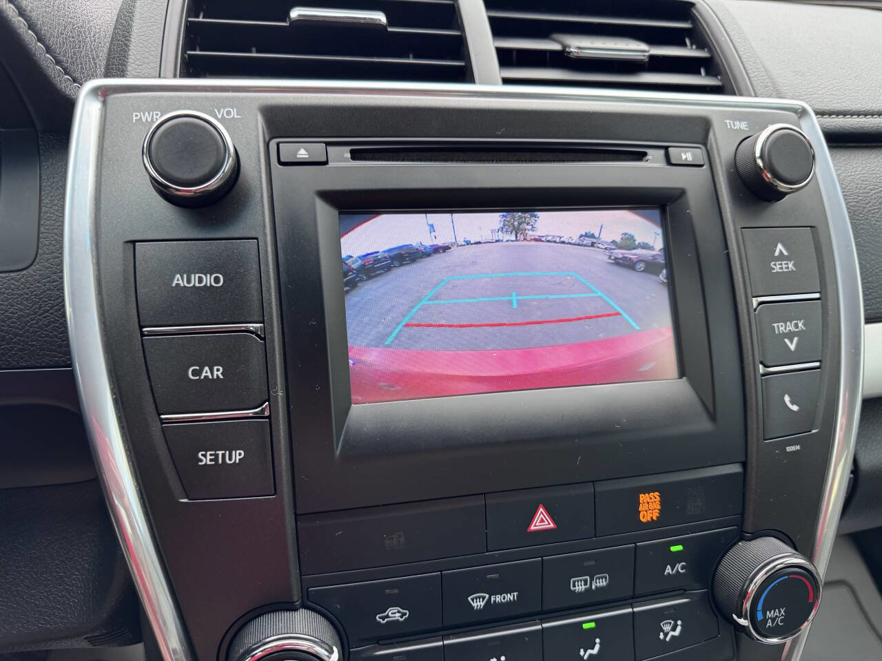 Used 2017 Toyota Camry SE image 23