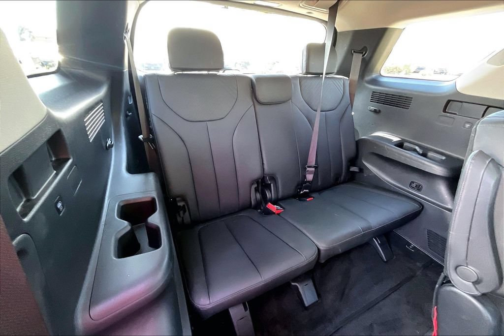 Used 2024 Hyundai Palisade SEL w/ Premium Package FWD image 27