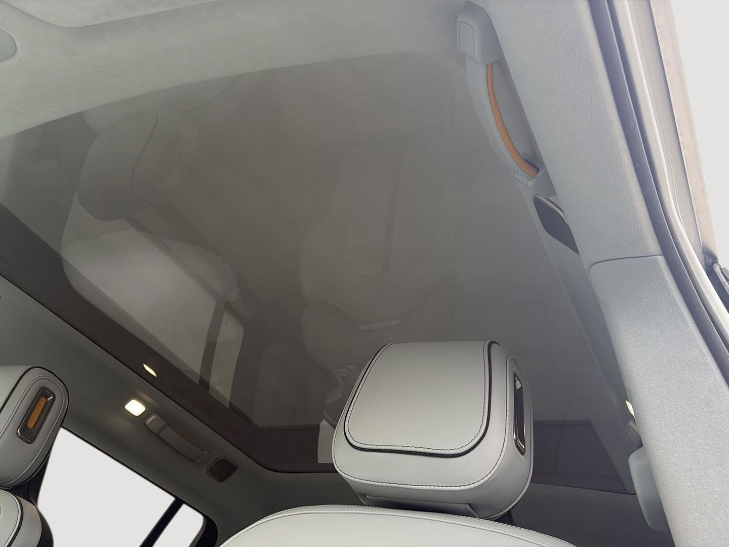 Used 2024 Rivian R1S Adventure image 73