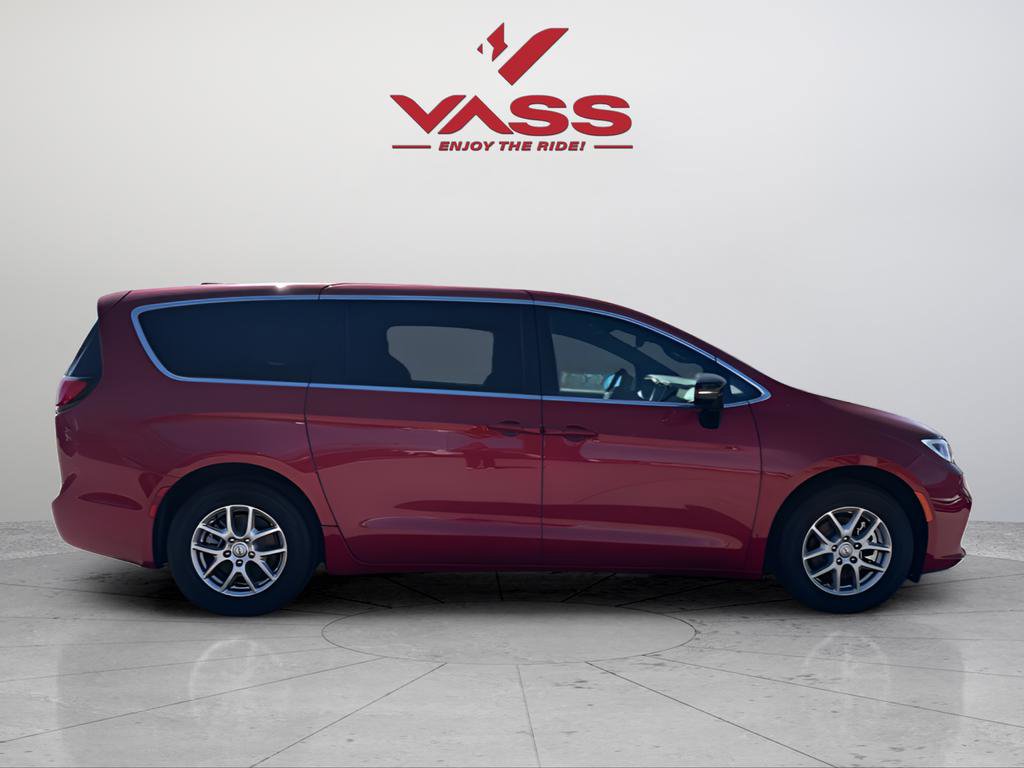 New 2026 Chrysler Pacifica Select FWD image 6
