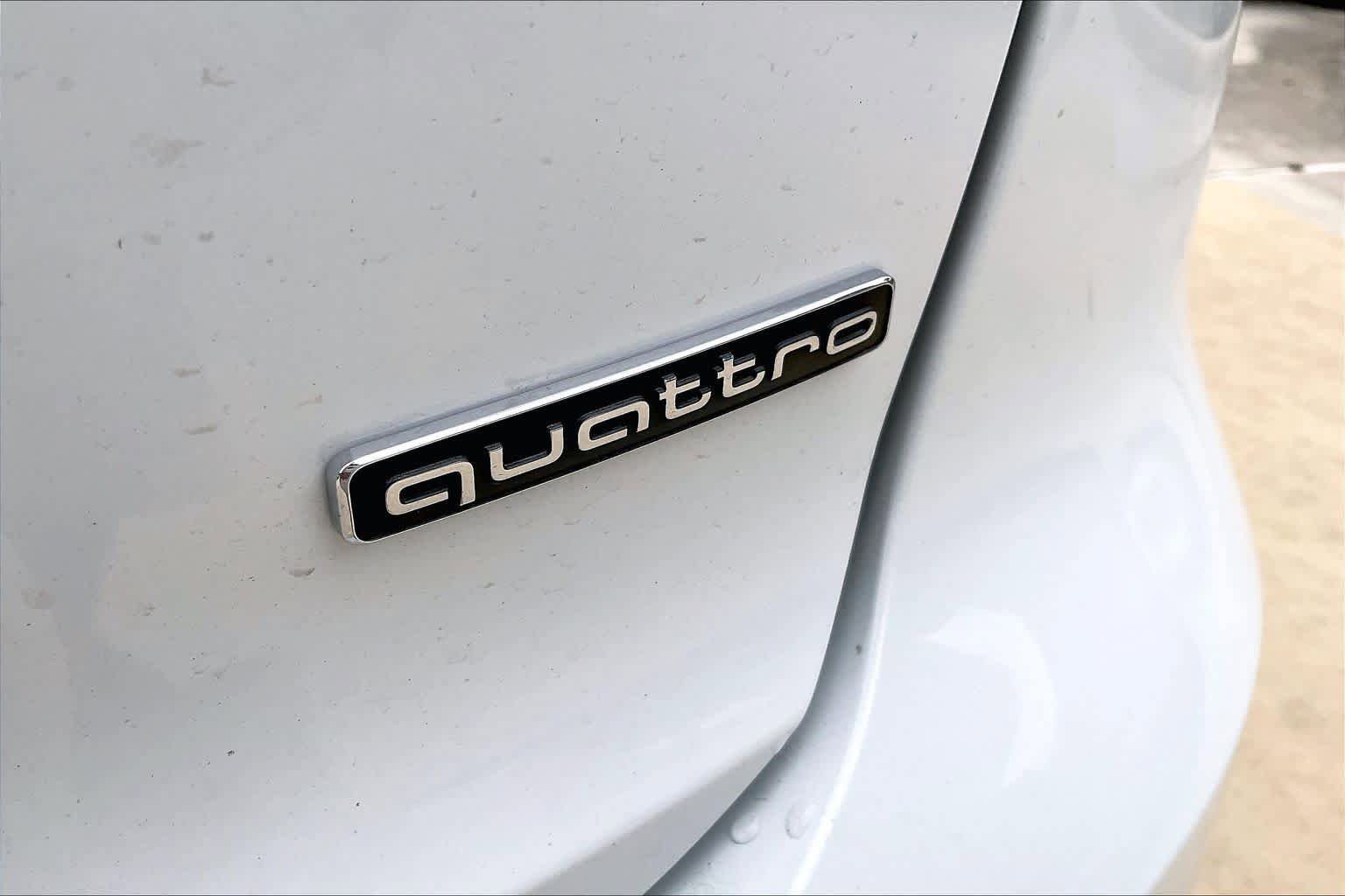 Used 2024 Audi Q4 e-tron Prestige AWD/4WD image 10