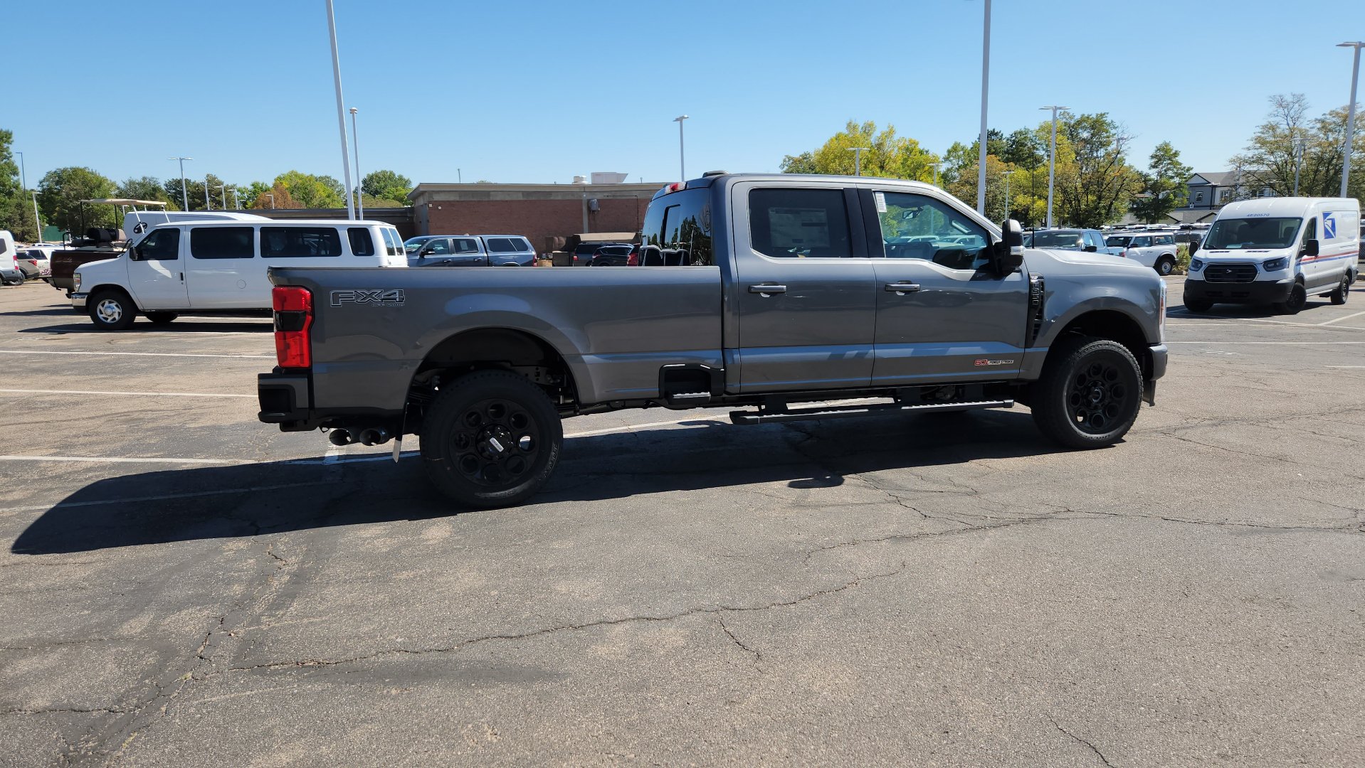 New 2027 Ford F350 XLT w/ XLT Premium Package AWD/4WD image 7