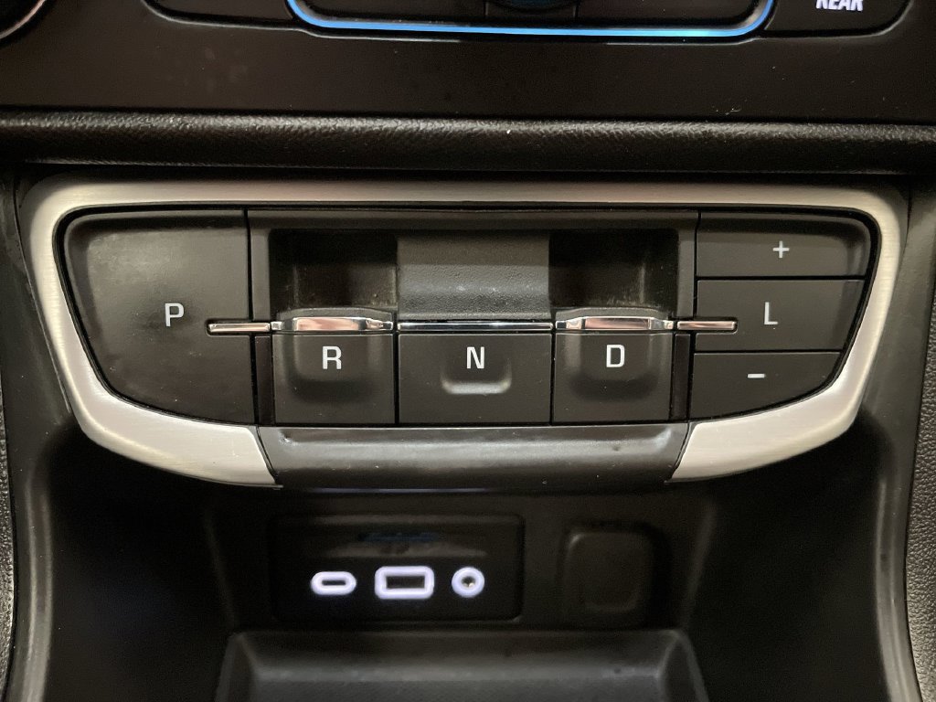 Used 2023 GMC Terrain SLT w/ LPO, Floor Liner Package FWD image 9