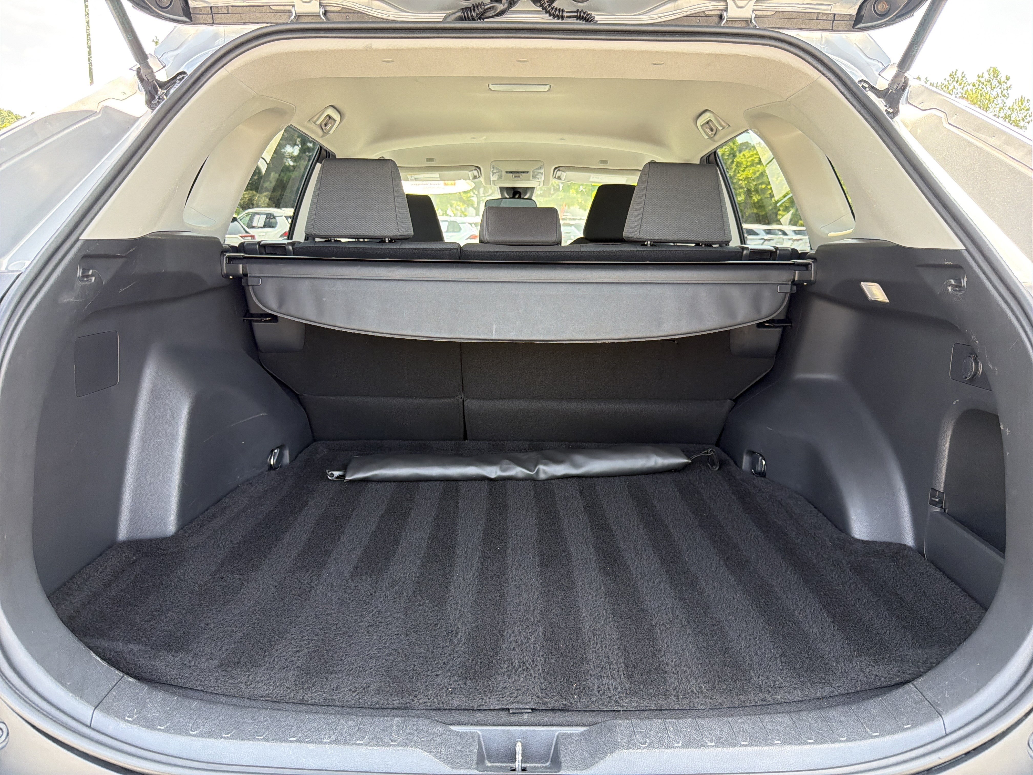 Certified 2025 Toyota RAV4 XLE FWD image 26