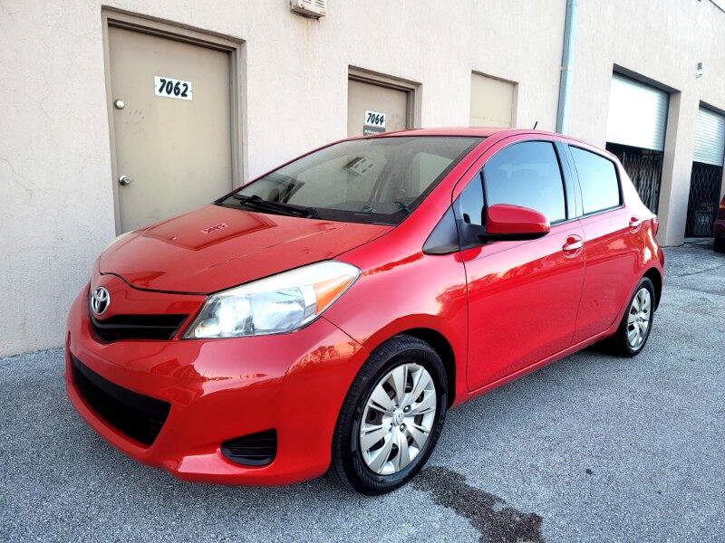 Used 2013 Toyota Yaris LE image 3