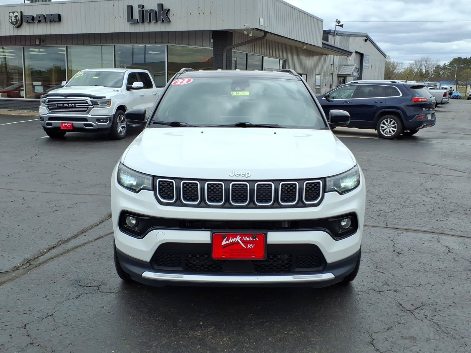 Used 2023 Jeep Compass Limited AWD/4WD image 9