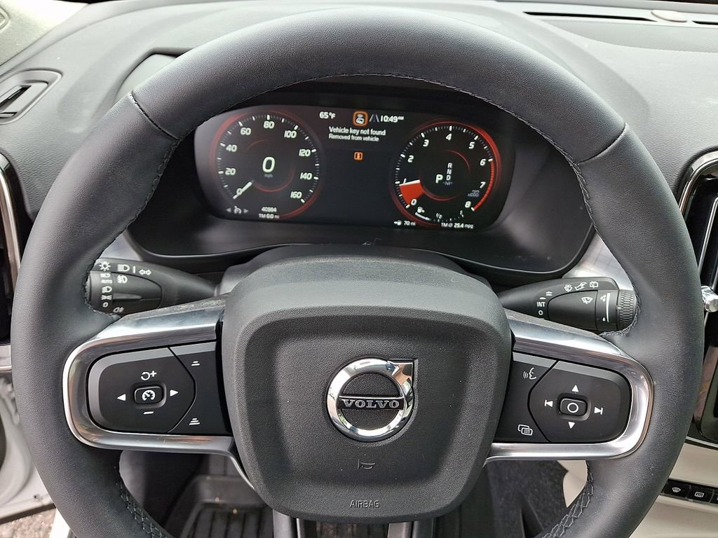 Used 2022 Volvo XC40 T5 Momentum w/ Climate Package AWD/4WD image 19