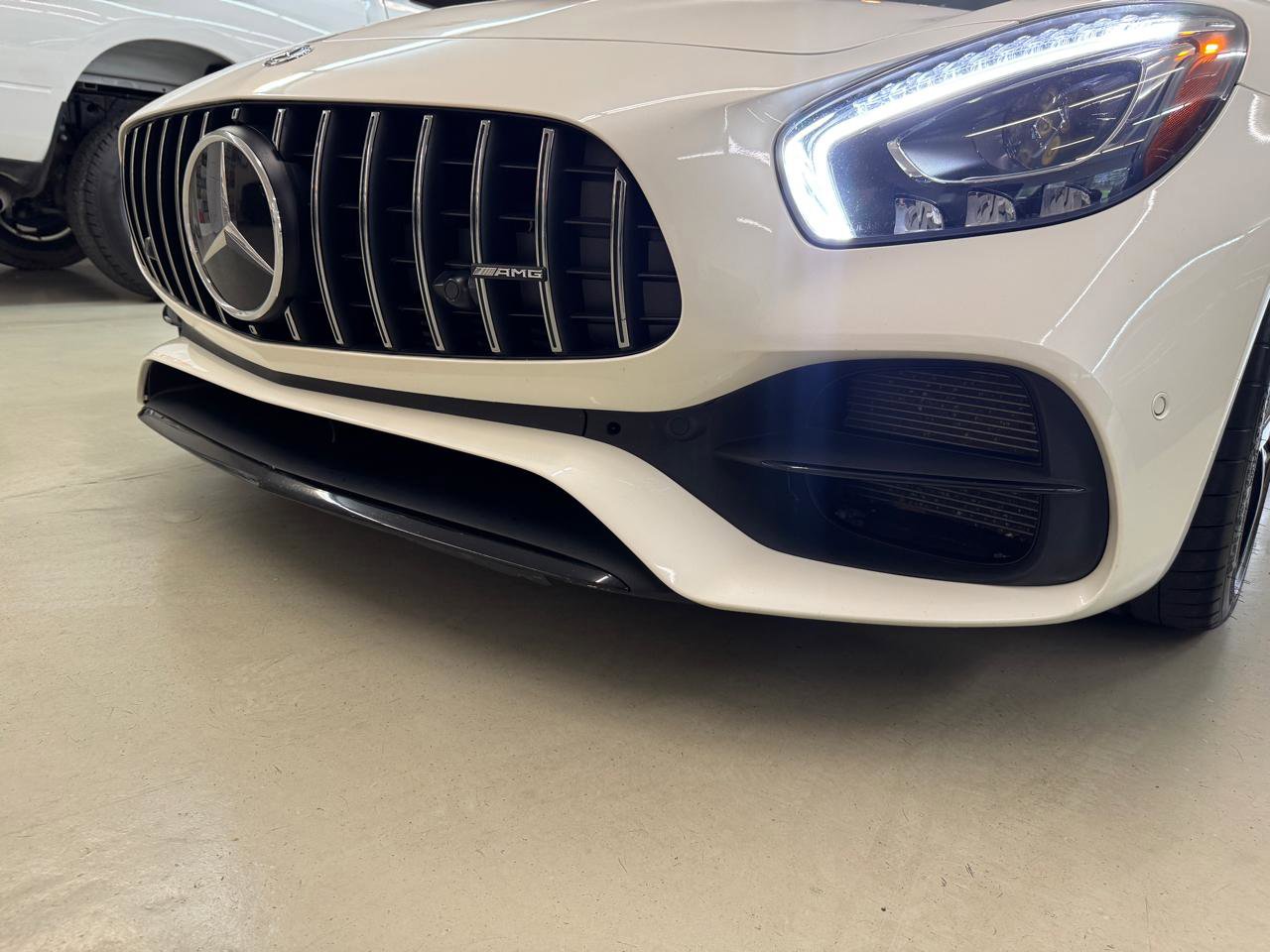 Used 2018 Mercedes-Benz AMG GT Roadster w/ Lane Tracking Package image 28