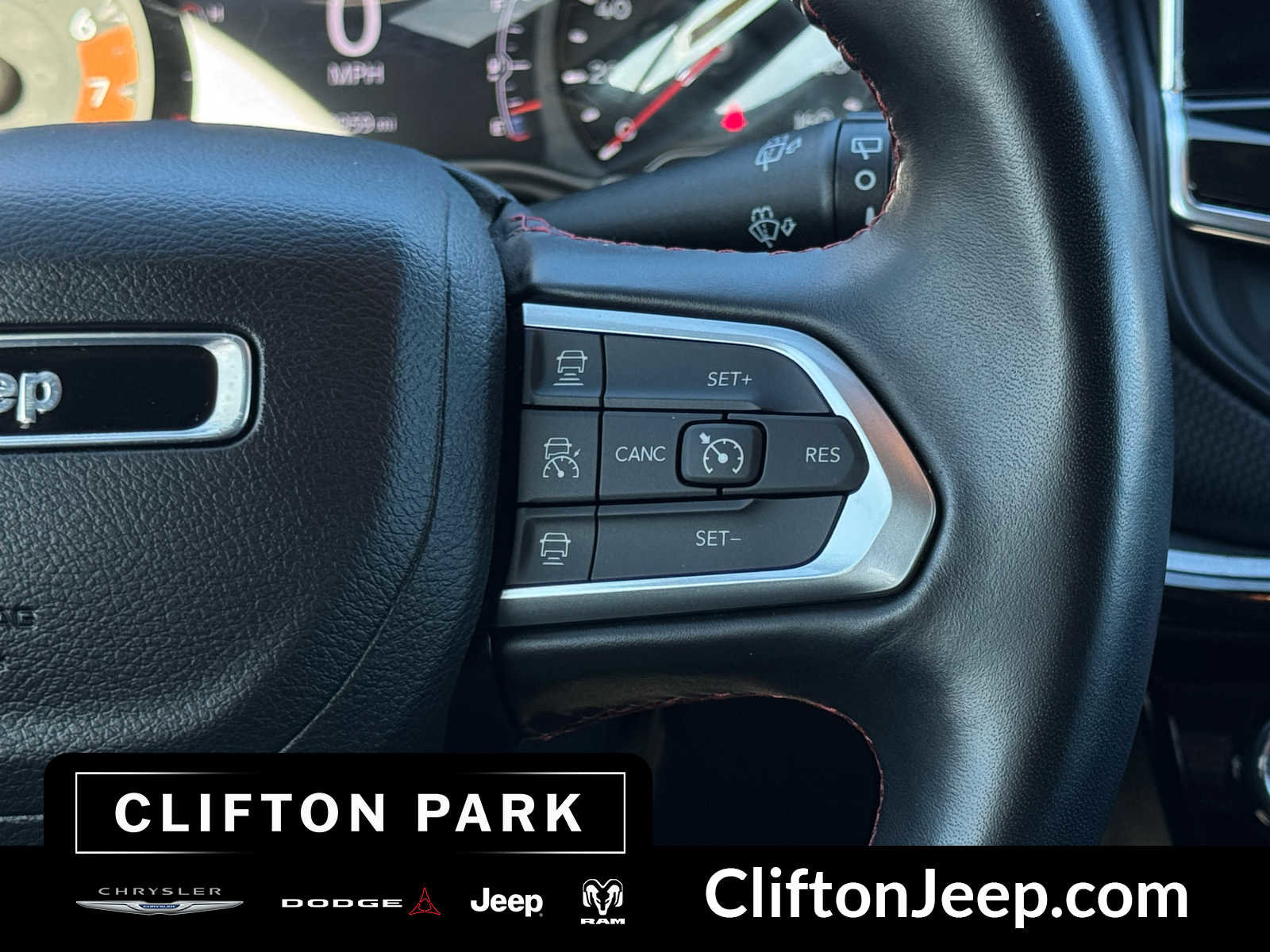 Used 2022 Jeep Compass Trailhawk w/ Trailhawk Convenience Group AWD/4WD image 24