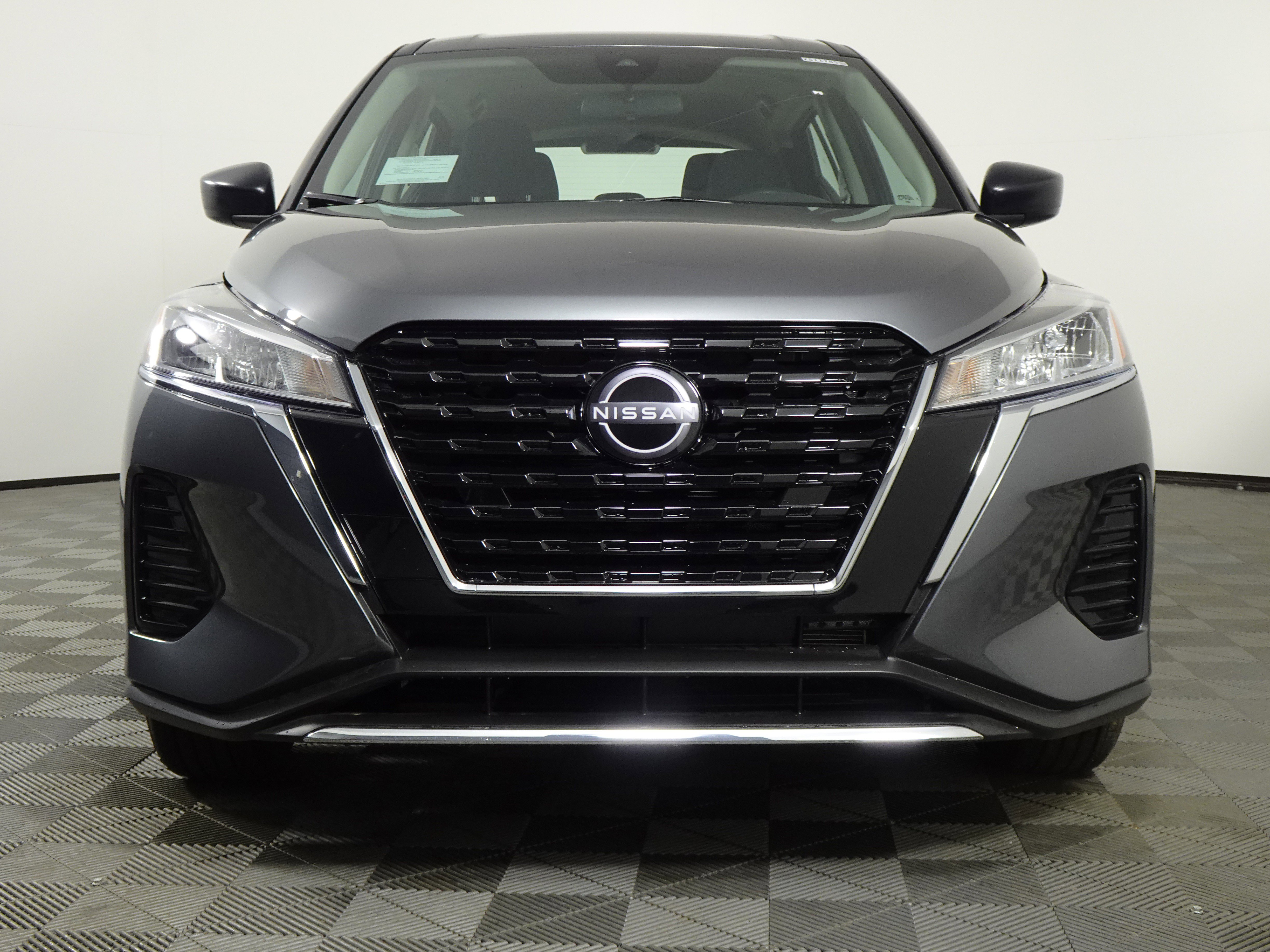 New 2025 Nissan Kicks Play S image 17