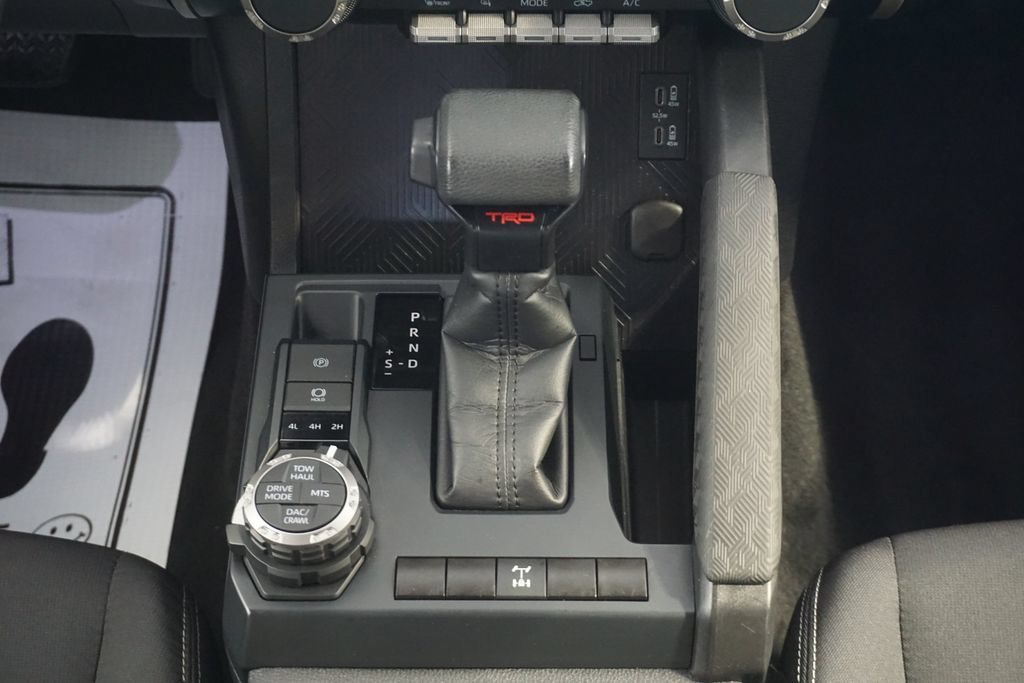 Certified 2025 Toyota Tacoma TRD Off-Road AWD/4WD image 29