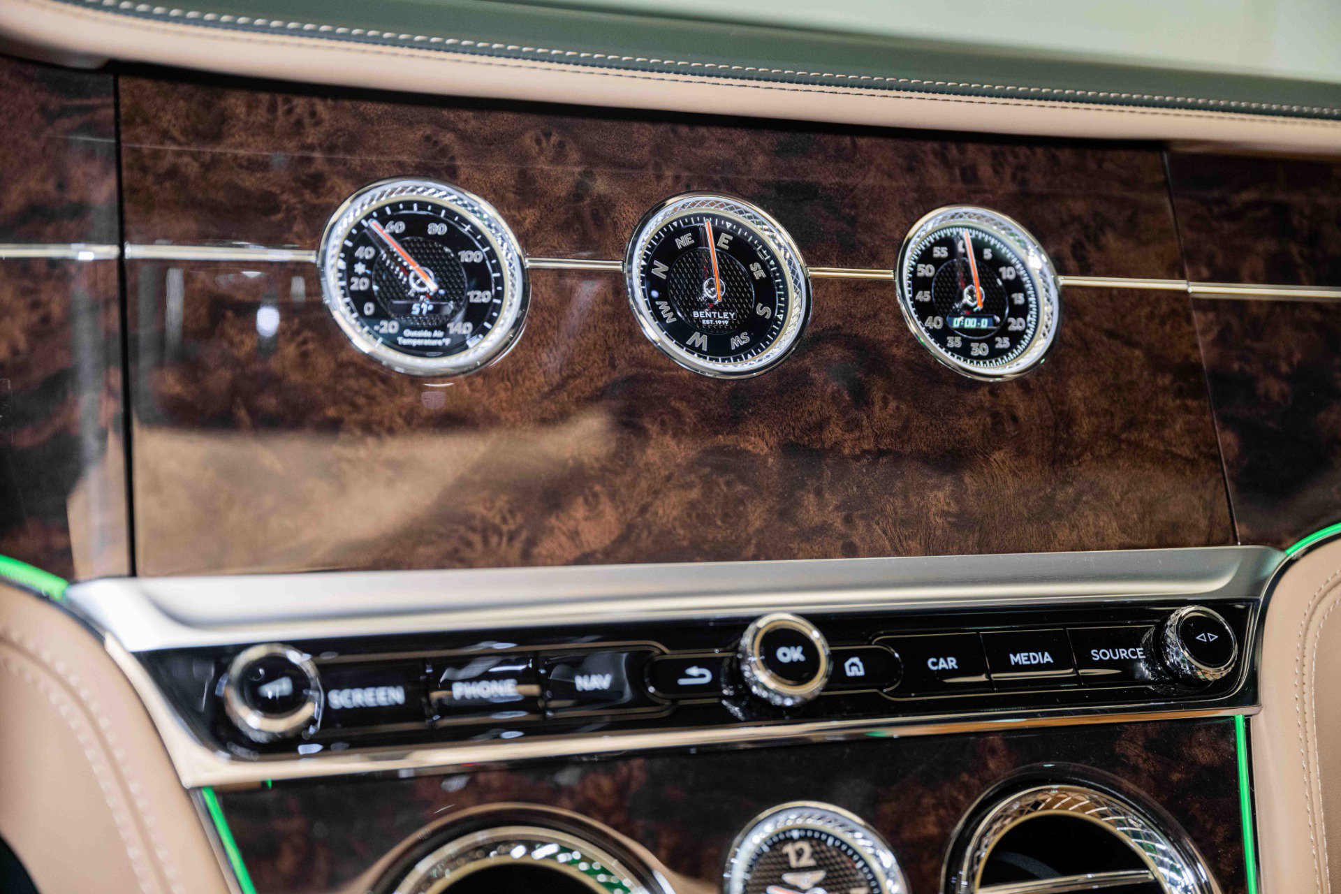 Used 2024 Bentley Continental GT V8 AWD/4WD image 29