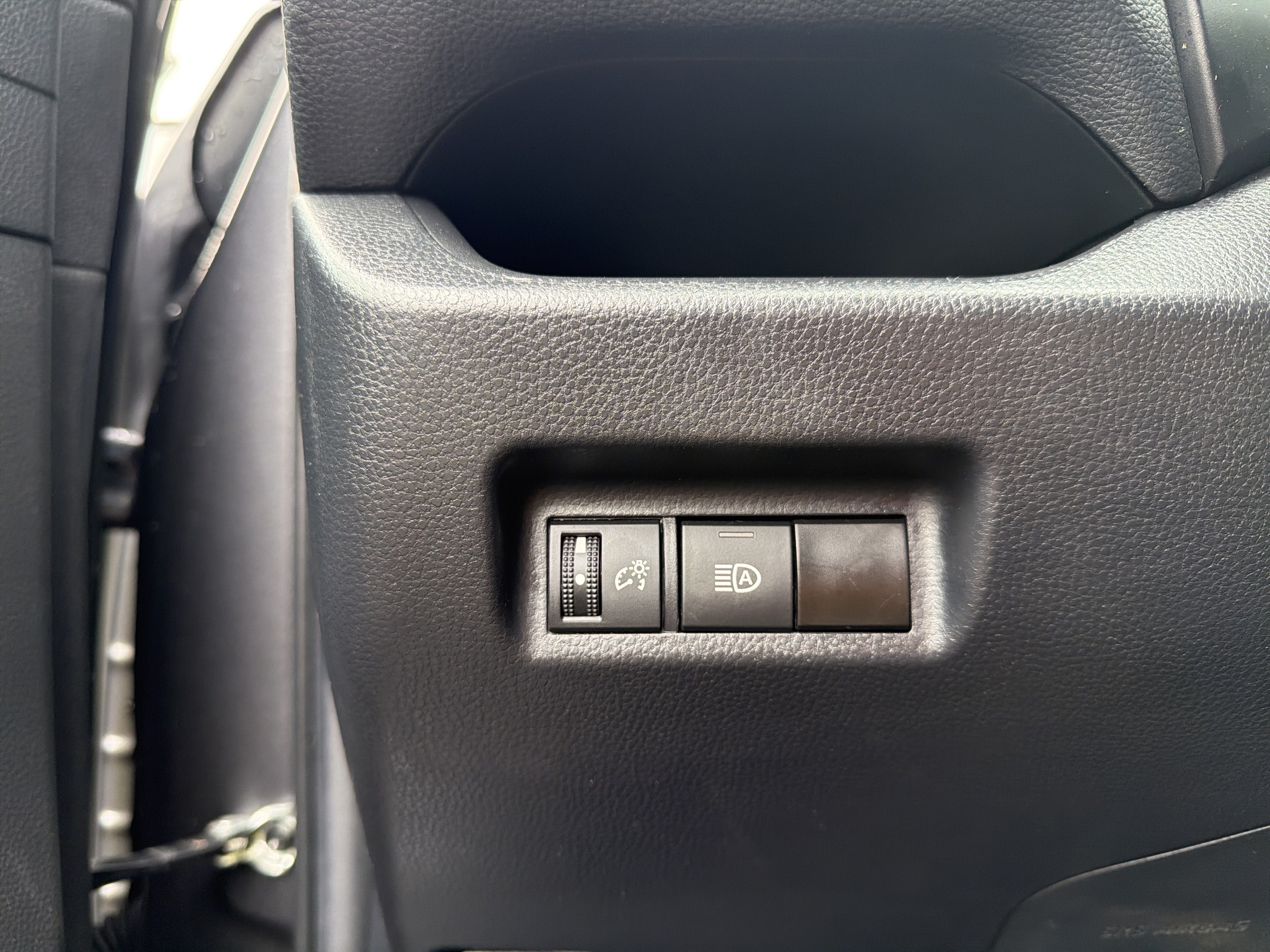 Used 2023 Toyota RAV4 XLE AWD/4WD image 21