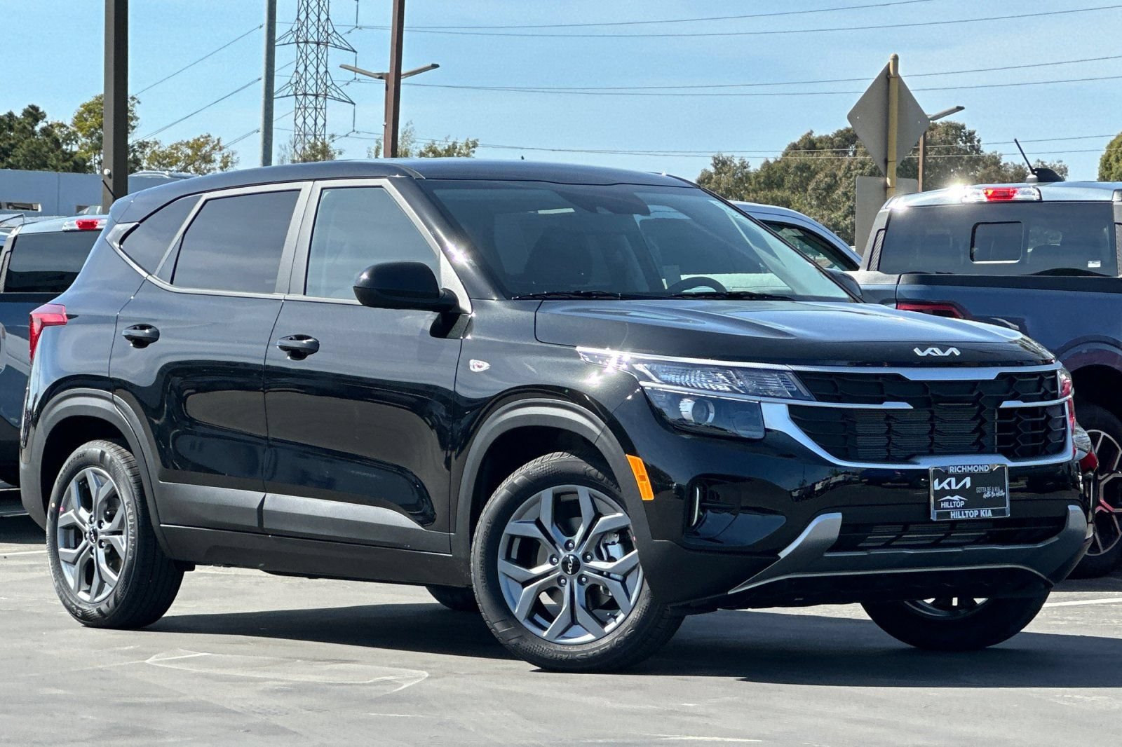 New 2026 Kia Seltos LX FWD image 2
