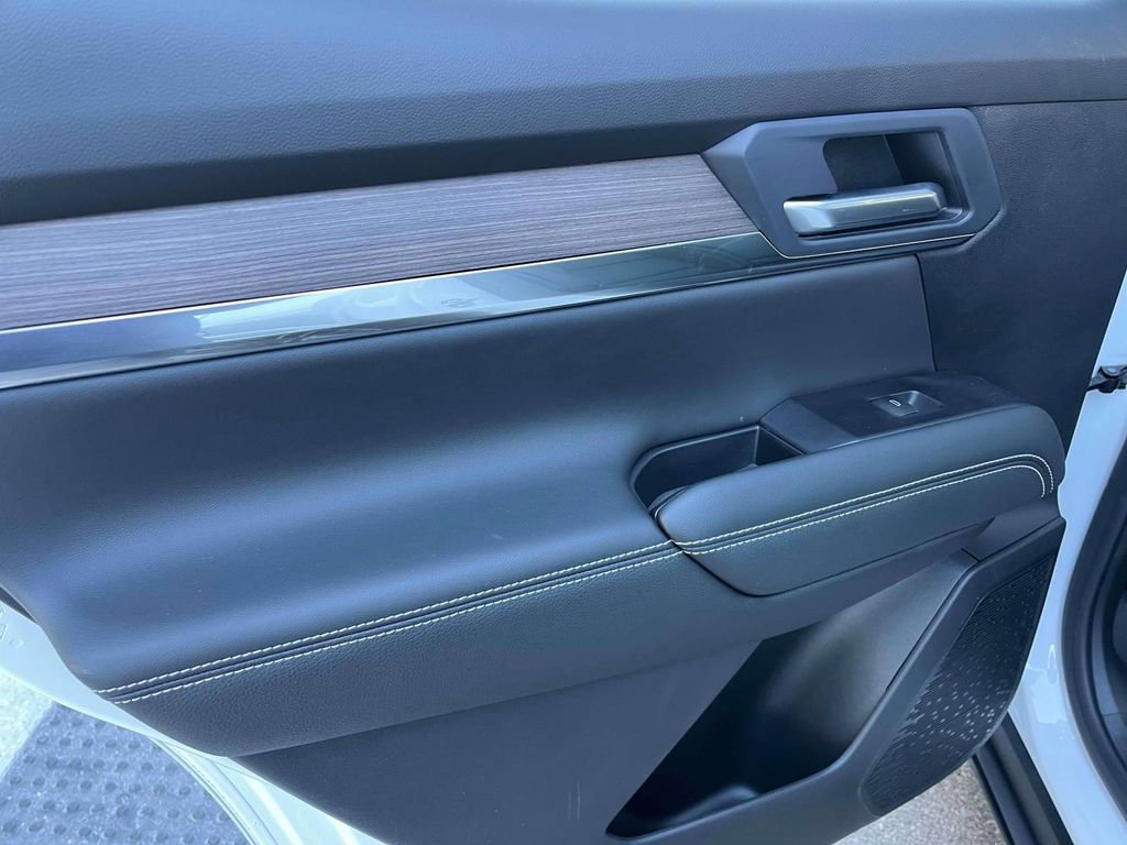 New 2026 GMC Terrain Denali w/ LPO, Floor Liner Package image 15