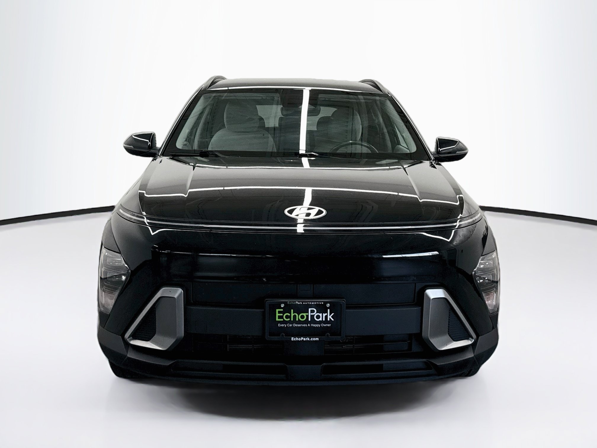 Used 2025 Hyundai Kona SEL FWD image 2