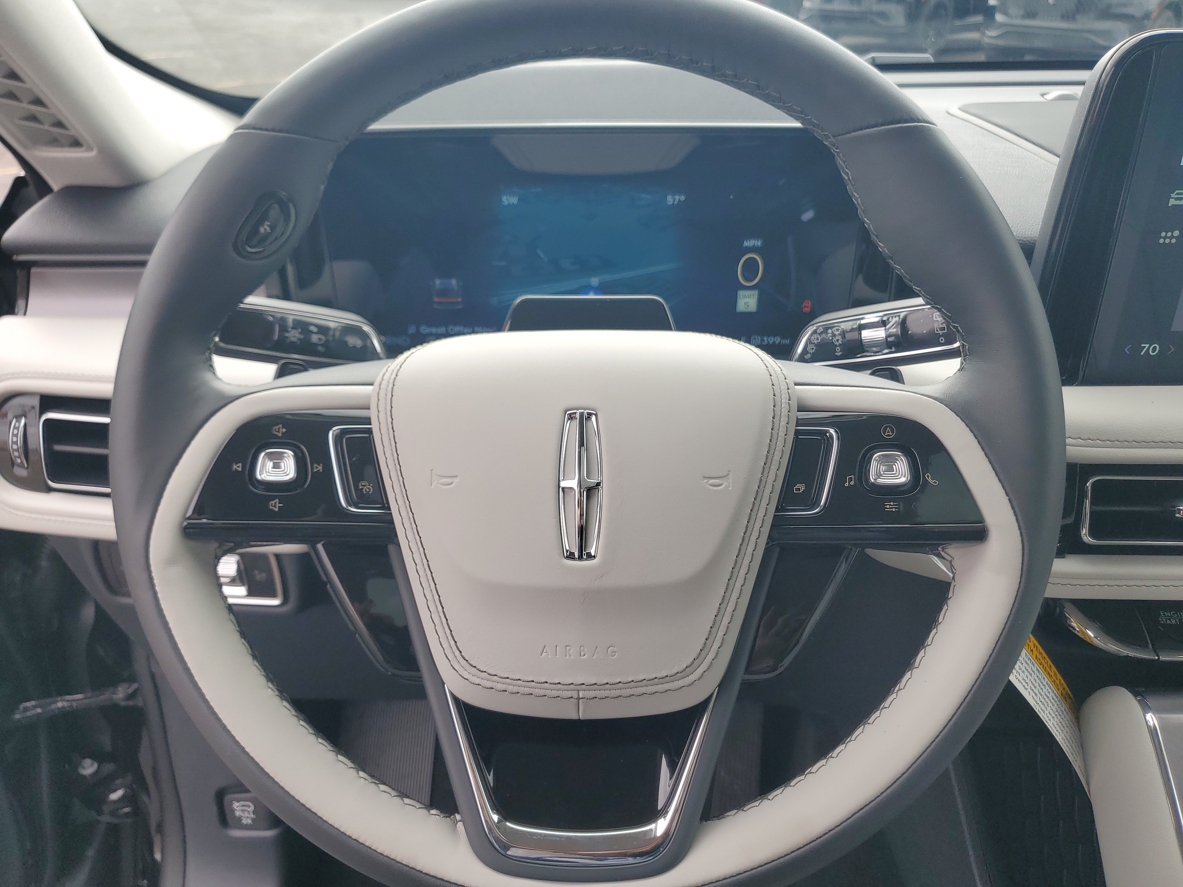 New 2027 Lincoln Aviator AWD image 15