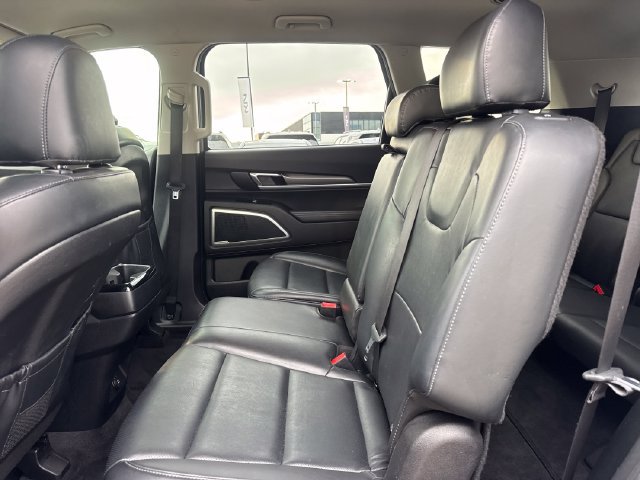 Used 2020 Kia Telluride LX AWD/4WD image 11