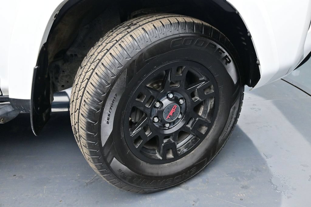 Used 2021 Toyota 4Runner Venture w/ Moonroof Package AWD/4WD image 36