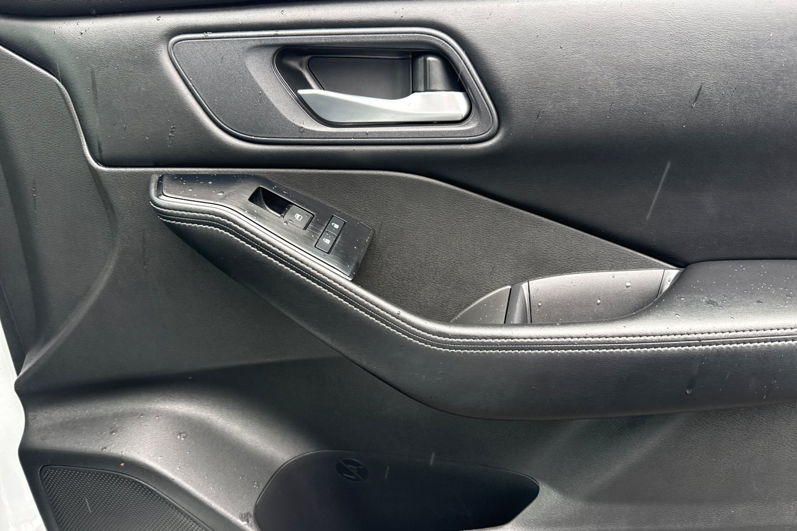 Certified 2024 Nissan Rogue SV FWD image 23